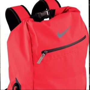 NIKE LASER CRIMSON SWIM BAG